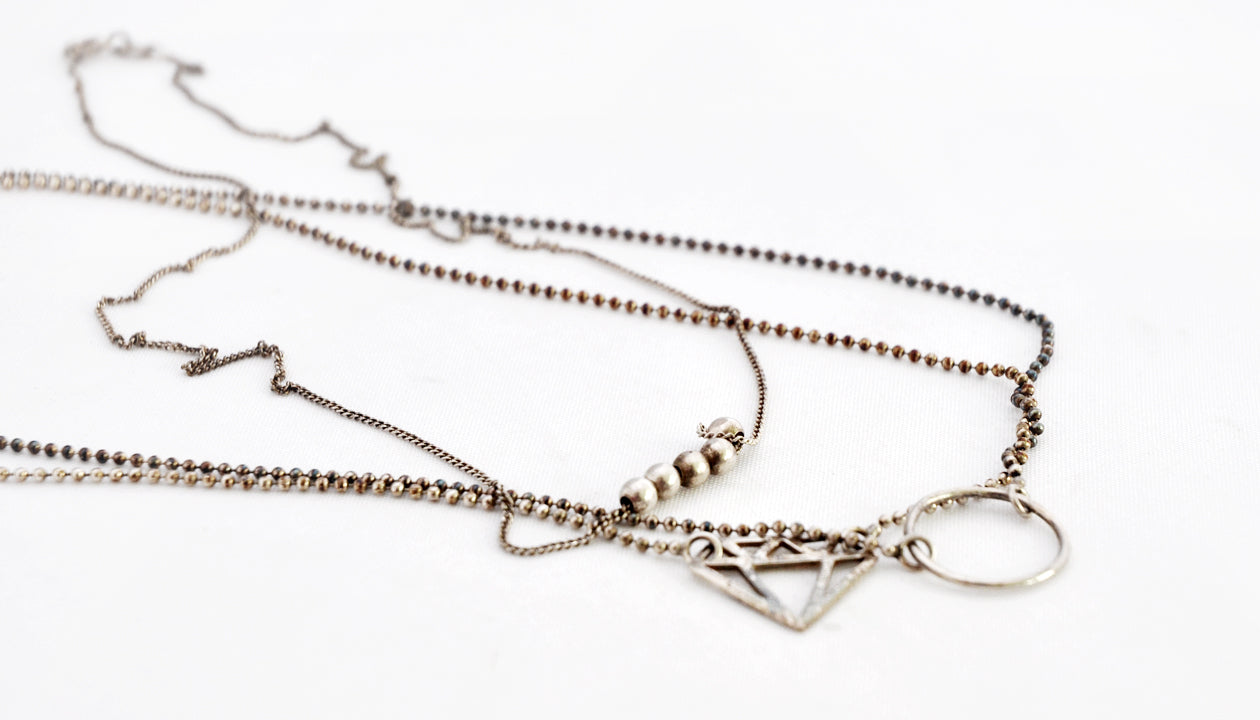 Waarom worden zilveren sieraden zwart?