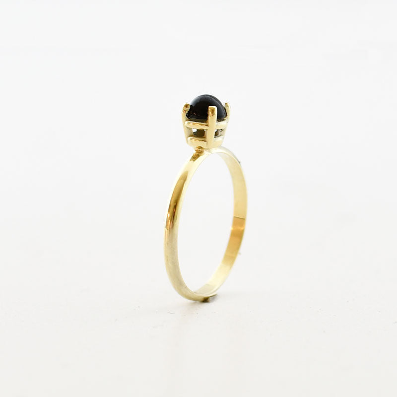 14k GEEL GOUDEN RING ONYX CHATON