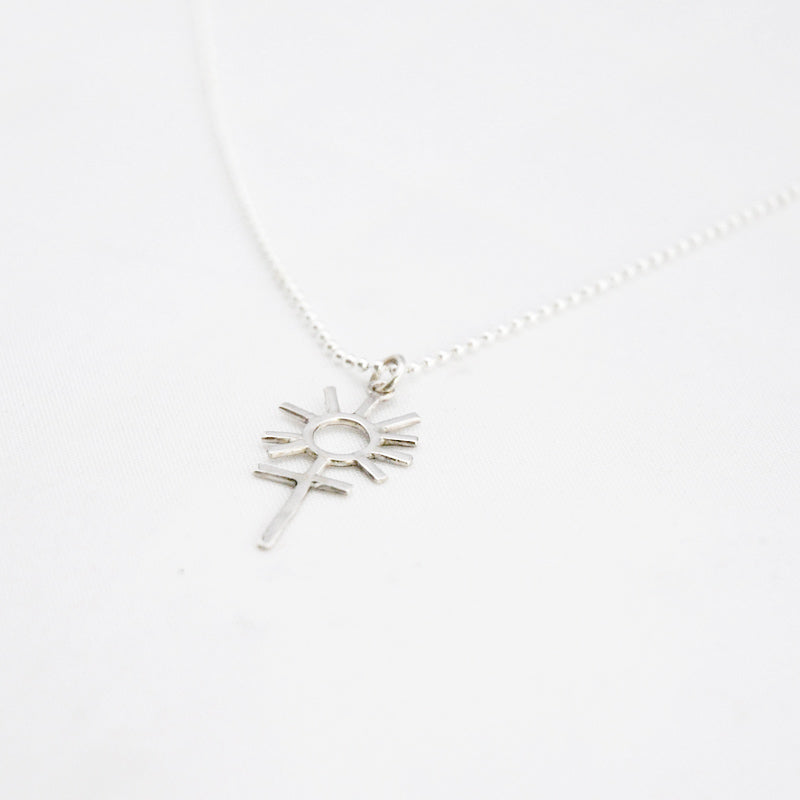 zilveren ketting tatoeage zon vrouwtje