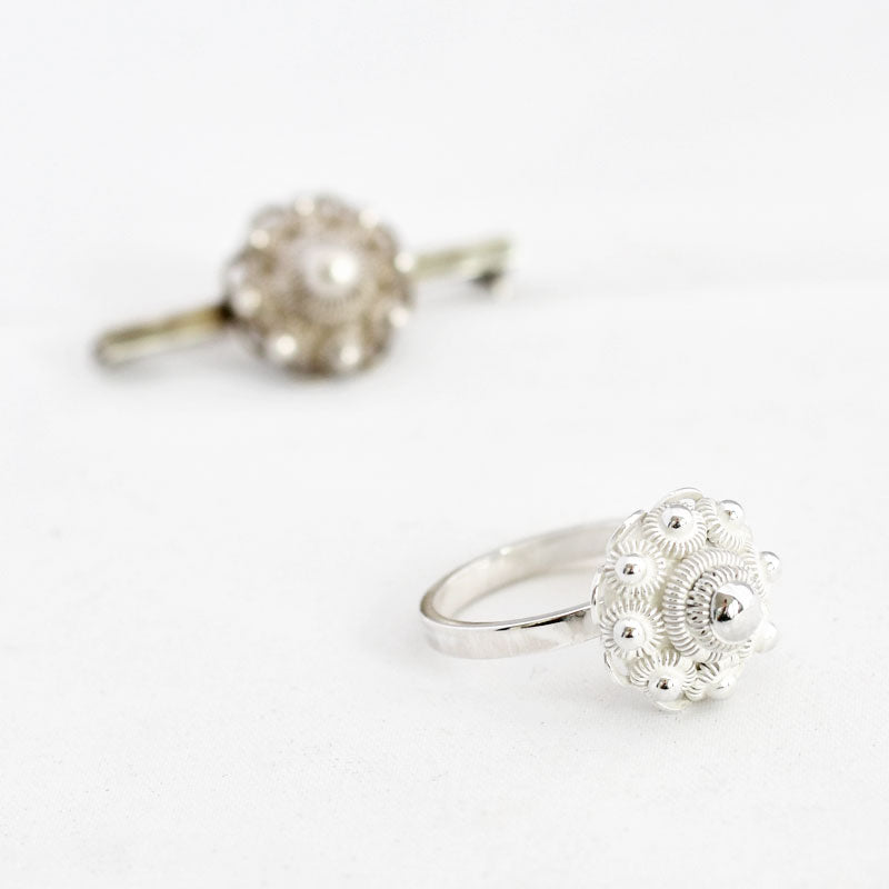 ZEEUWSE KNOOP RING BROCHE