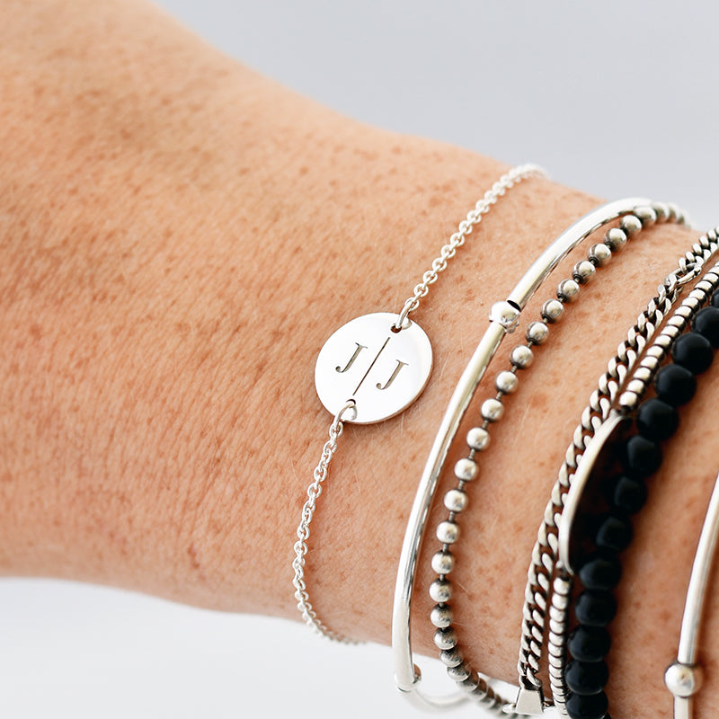armband letter rondje laser graveren J | J