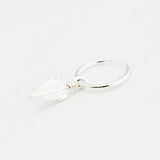 Oorbellen creolen bedel schelp/ veer