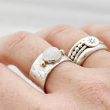 Ring edelsteen relief