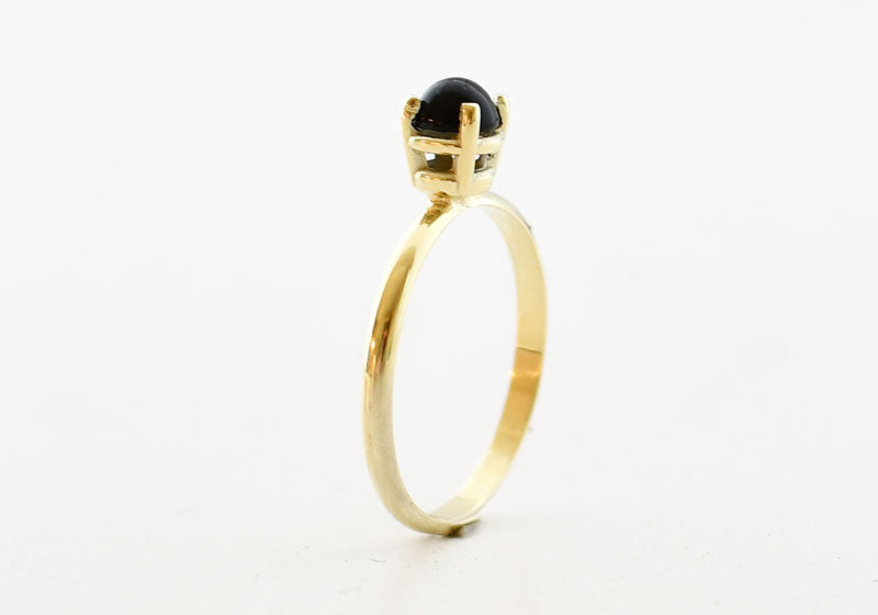 14k GEEL GOUDEN RING ONYX CHATON